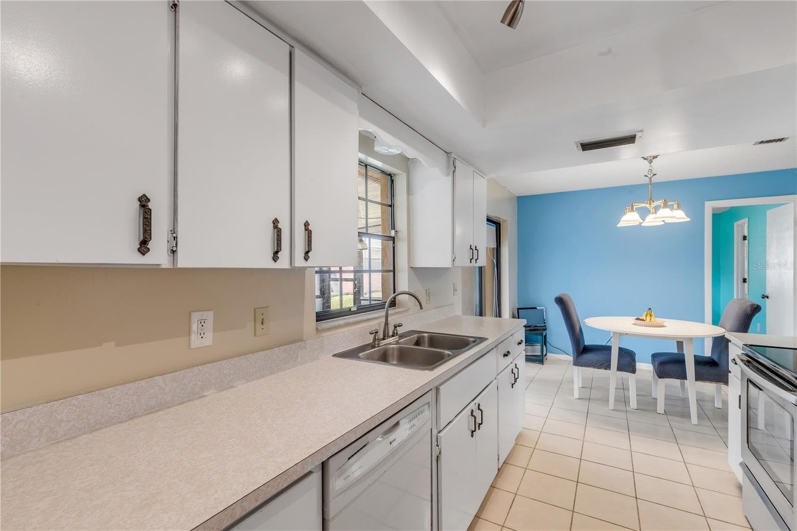 Single Family Residence at 26 LAUGHING GULL LN, EDGEWATER, photo 22 of 66