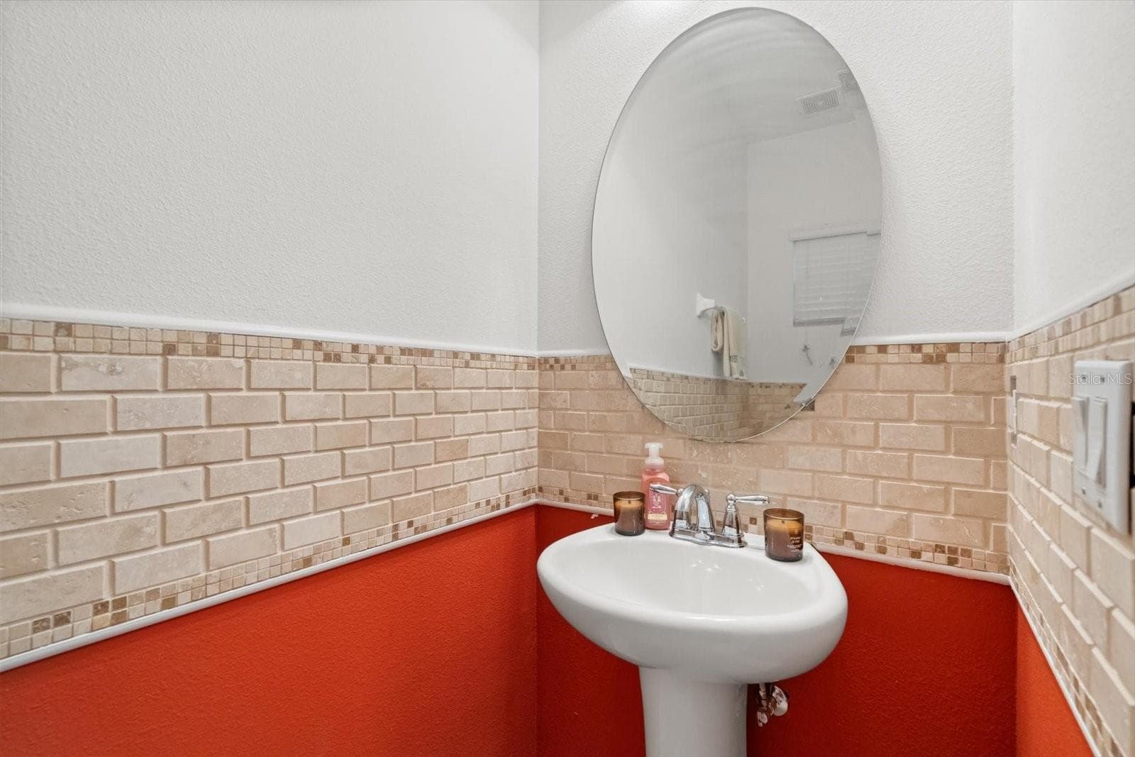 Half bathroom - 10613 BELFRY CIR, ORLANDO