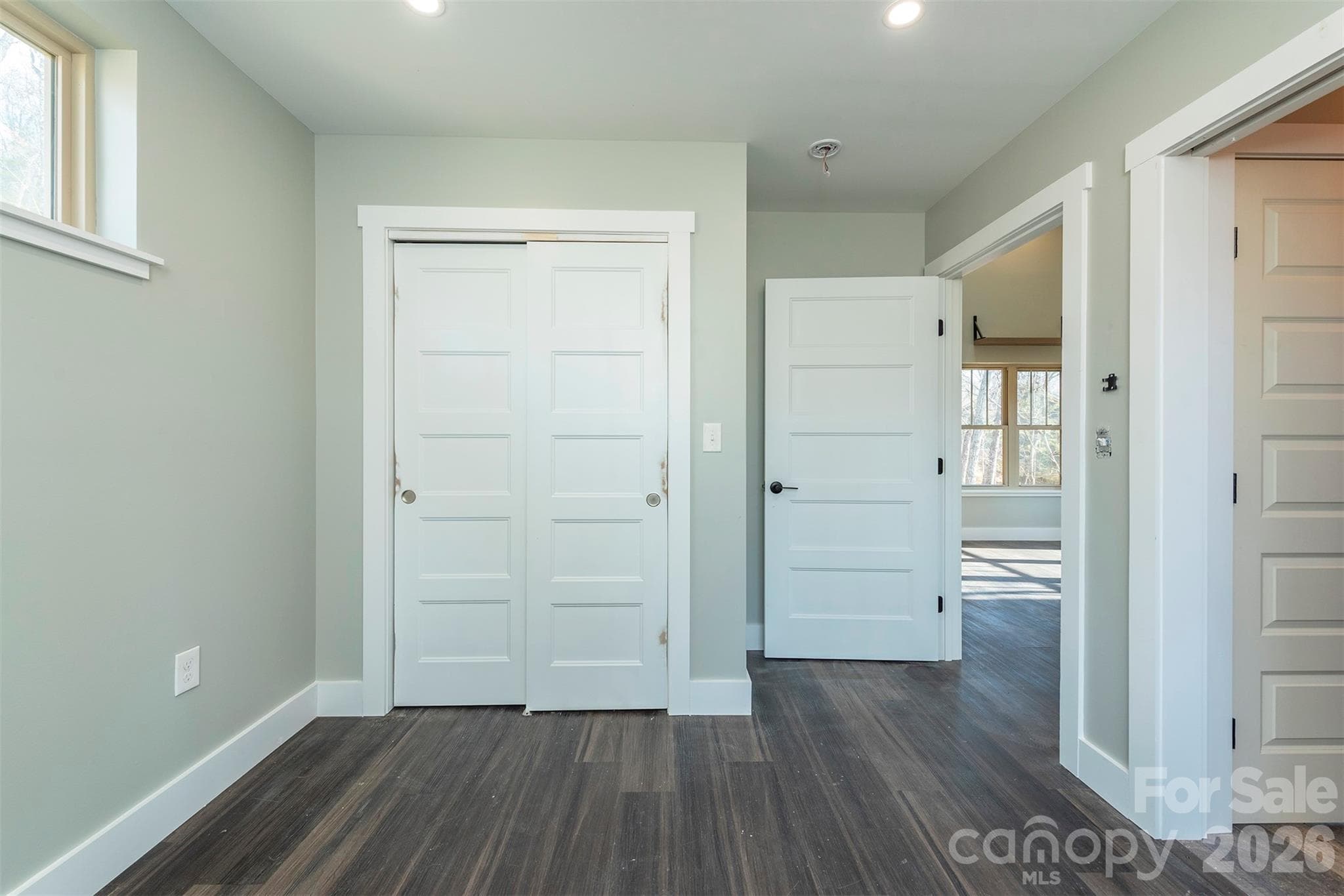 Main Level Bedroom - Black Mountain