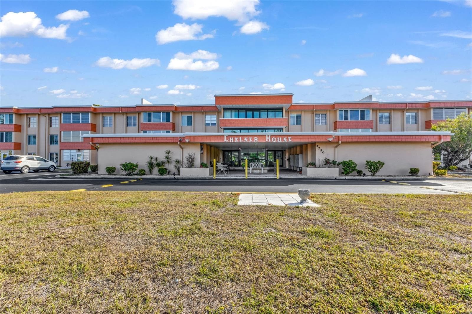 2290 AARON ST #109