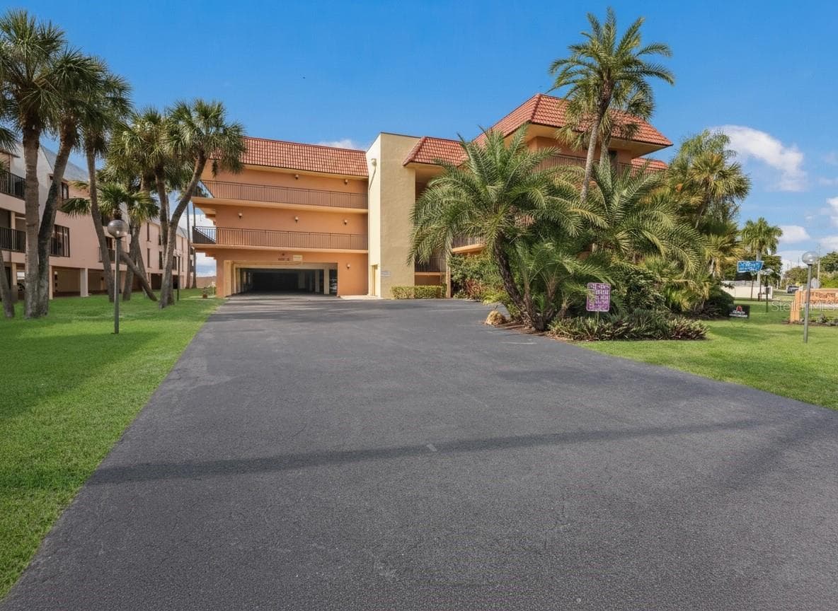 Condominium at 6006 GULF DR #214, HOLMES BEACH, photo 4 of 38