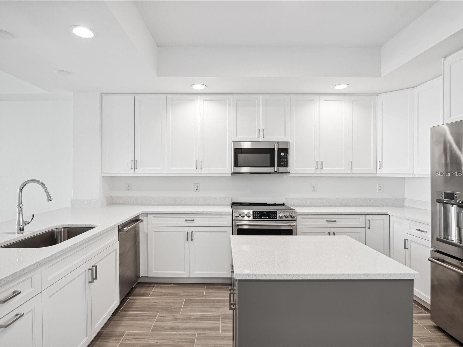 Condominium at 125 ISLAND WAY #304, CLEARWATER BEACH, photo 4 of 43