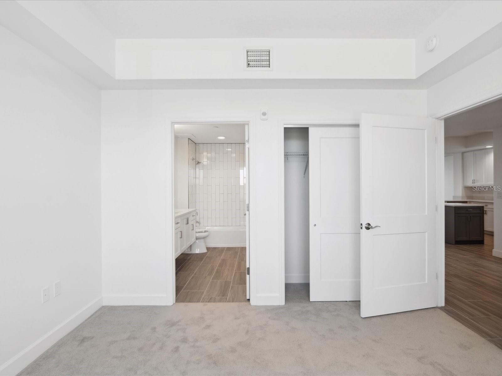bed 2 has bathroom access - 125 ISLAND WAY #304, CLEARWATER BEACH