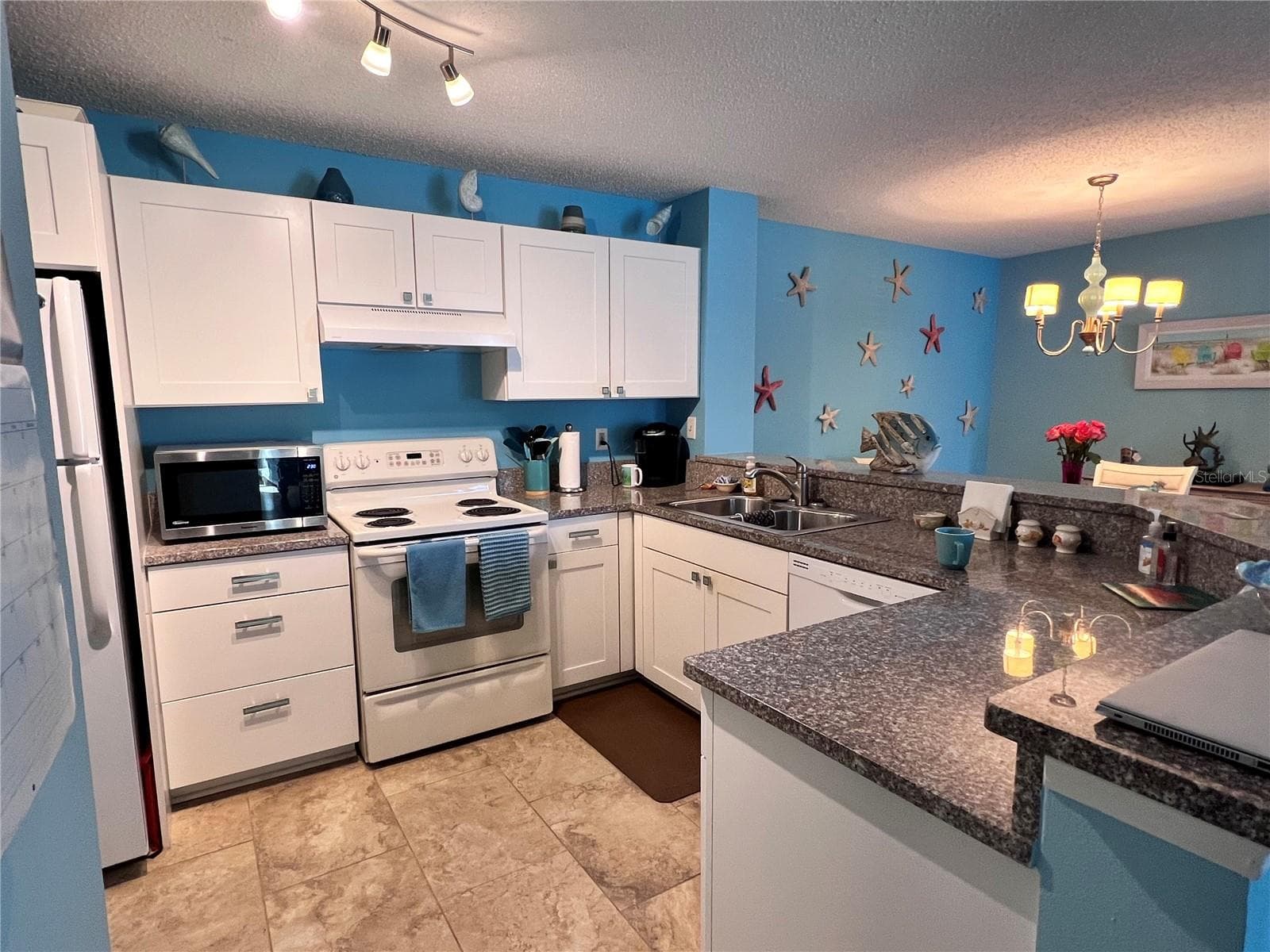 Condominium at 4040 CROCKERS LAKE BLVD #1717, SARASOTA, photo 5 of 44