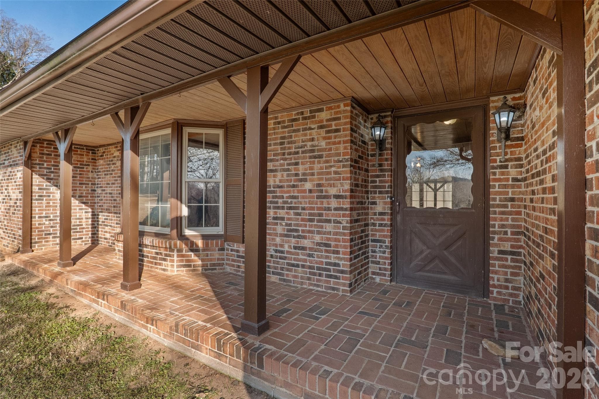Welcome Home!  Low maintenance exterior allows time to enjoy other interests! - 591 Landrum Road, Columbus