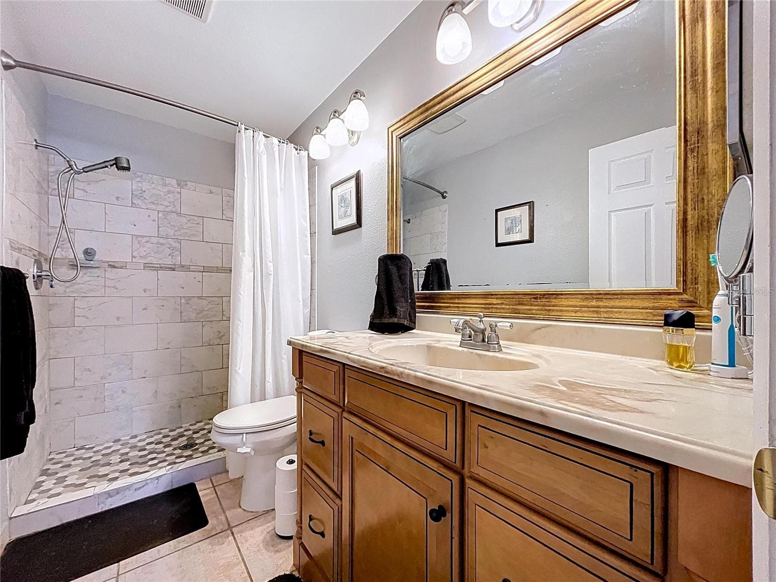 Single Family Residence at 11115 CHERRYWOOD LN, RIVERVIEW, photo 4 of 53