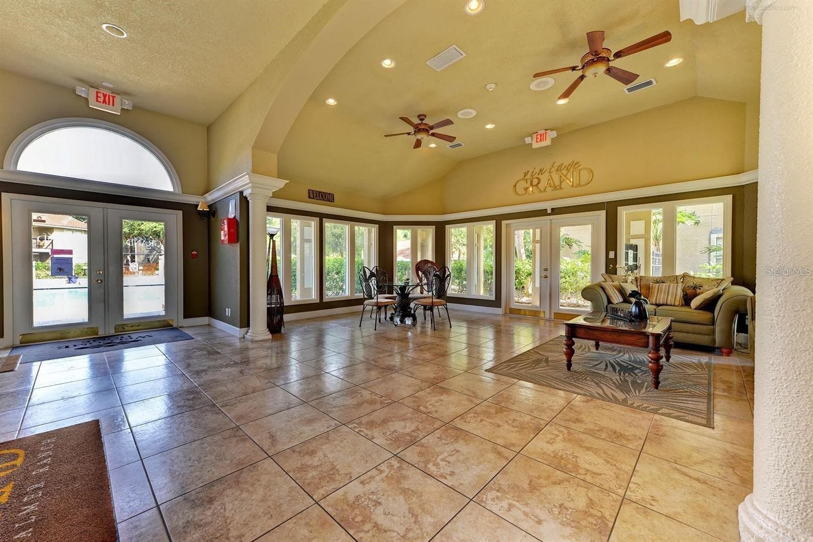 Luxury Clubhouse - 4040 CROCKERS LAKE BLVD #1717, SARASOTA