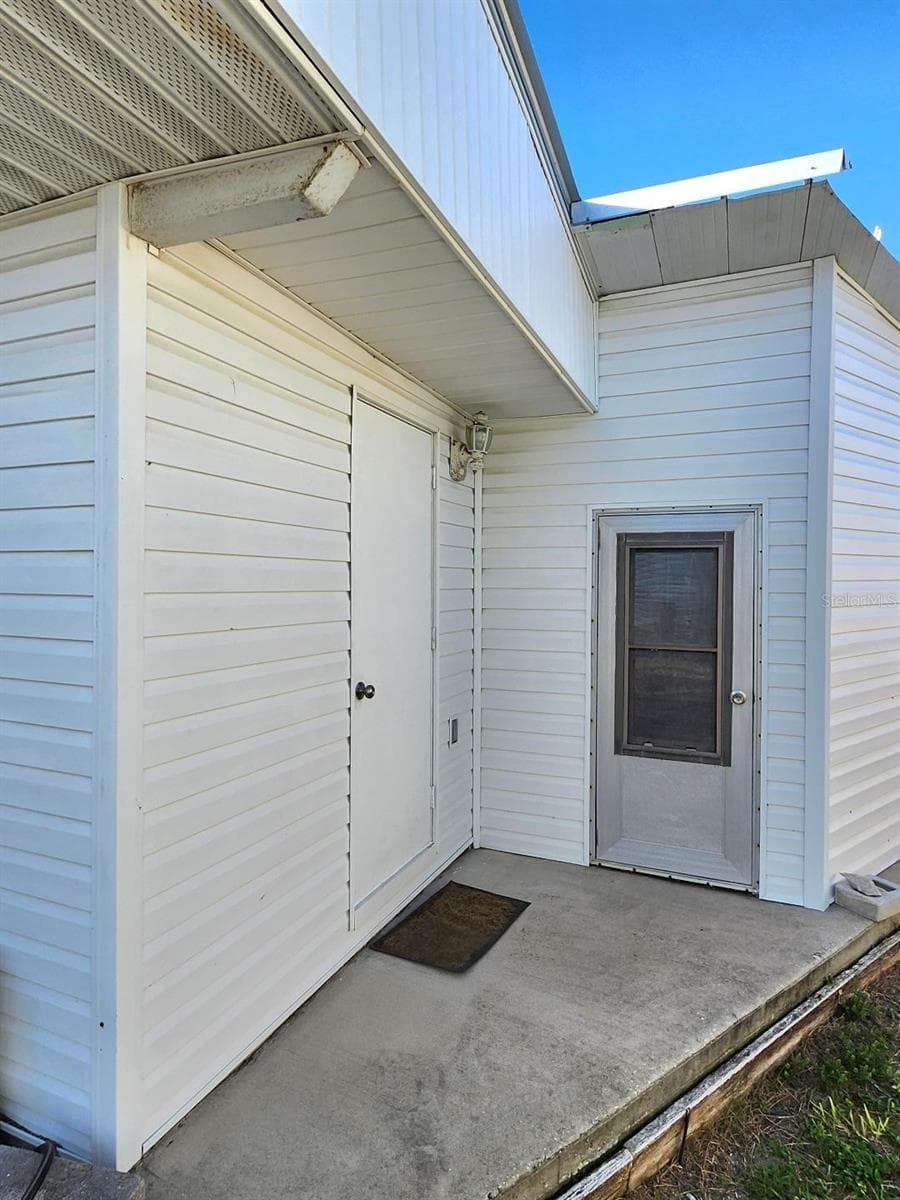 Mobile Home at 2003 MINNESOTA AVE, BRADENTON, photo 5 of 58