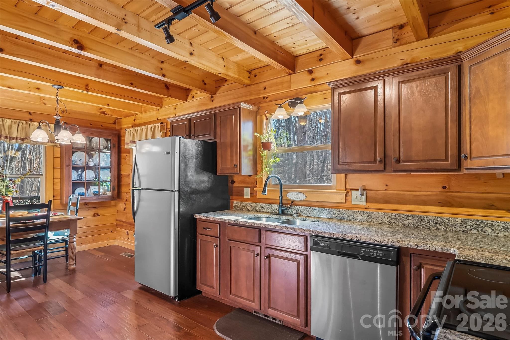 Kitchen - 204 Mountain Vista Drive, Nebo