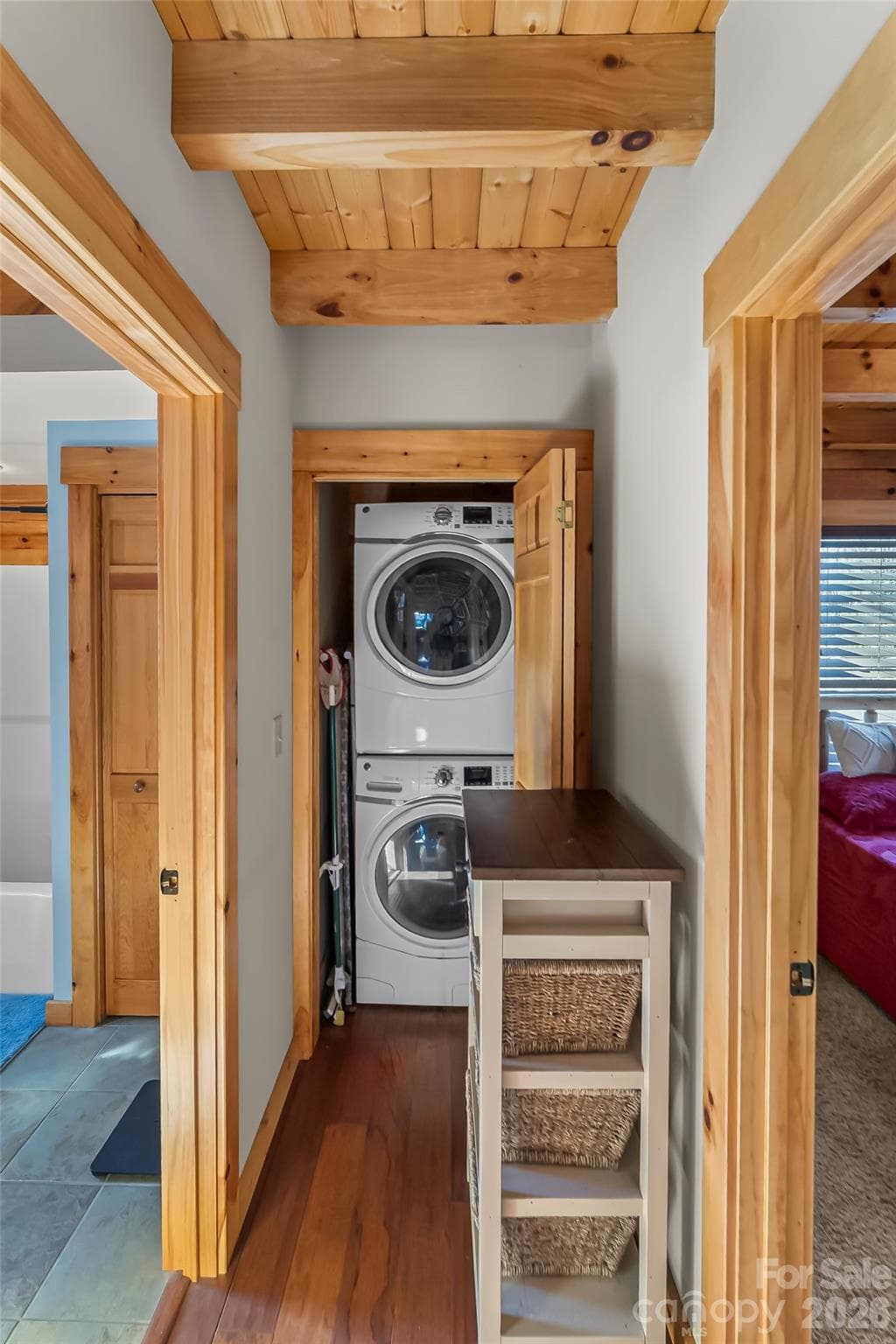 Main level laundry - 204 Mountain Vista Drive, Nebo