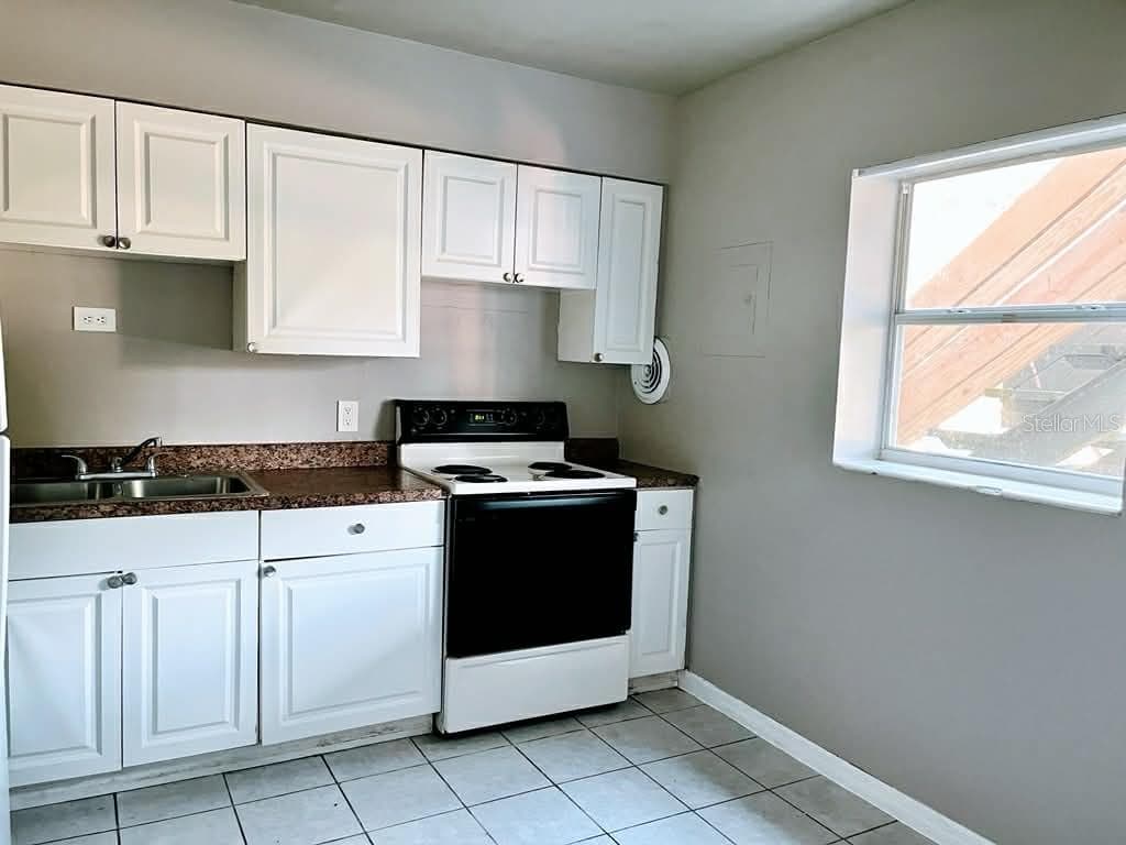Condominium at 5885 DAHLIA DR #31/116, ORLANDO, photo 6 of 9