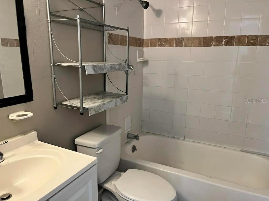 Condominium at 5885 DAHLIA DR #31/116, ORLANDO, photo 7 of 9