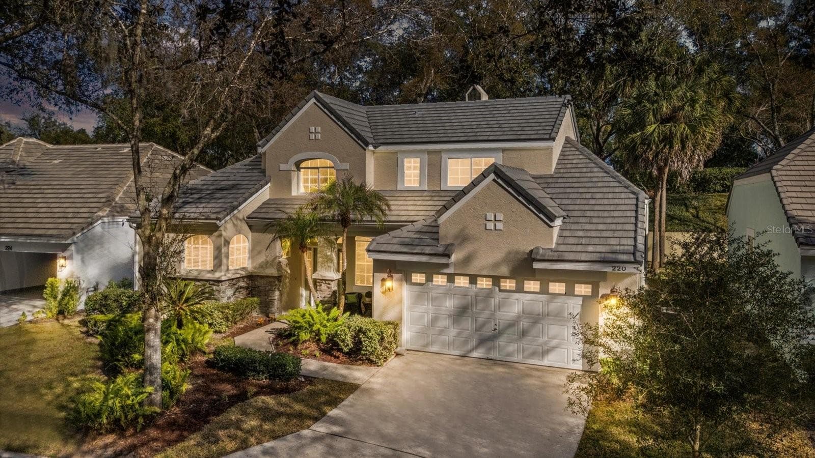 220 WIMBLEDON CIR