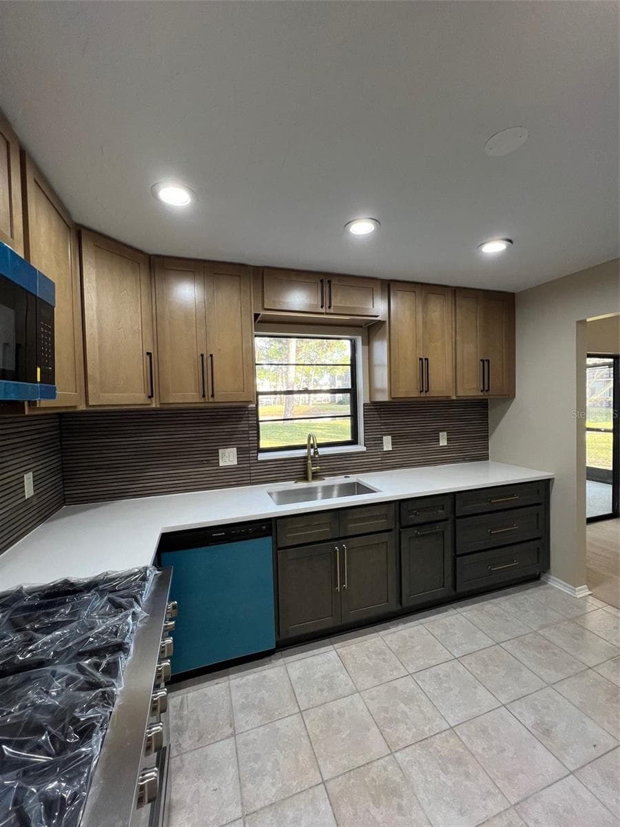 Condominium at 5970 80TH ST N #101, ST PETERSBURG, photo 12 of 34