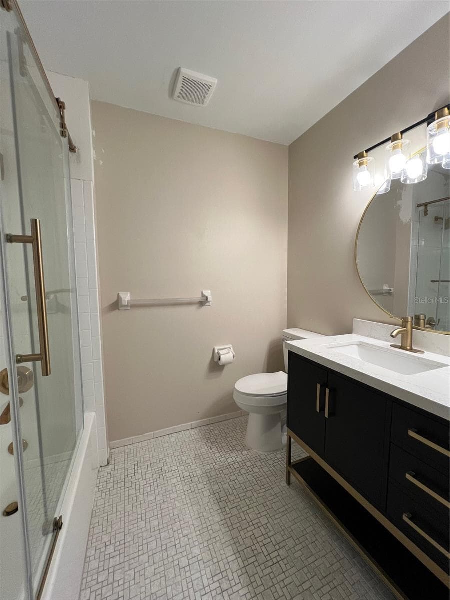 BATH 2 - 5970 80TH ST N #101, ST PETERSBURG
