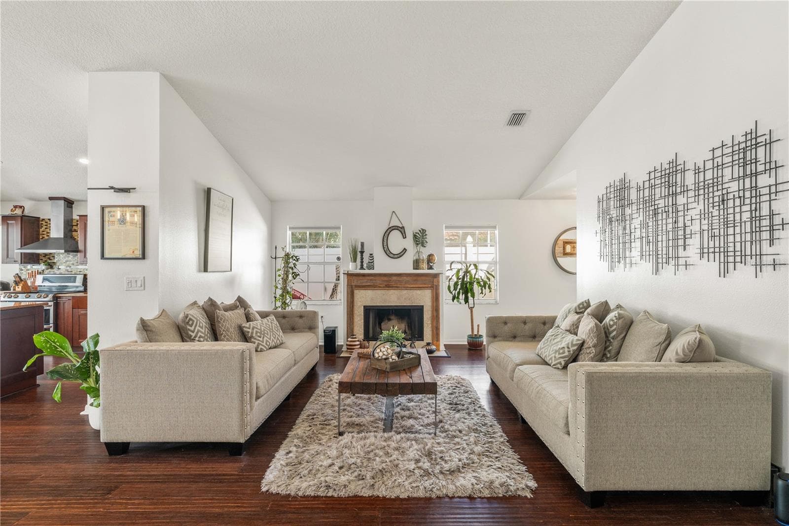 Single Family Residence at 5806 CAY COVE CT, TAMPA, photo 10 of 64