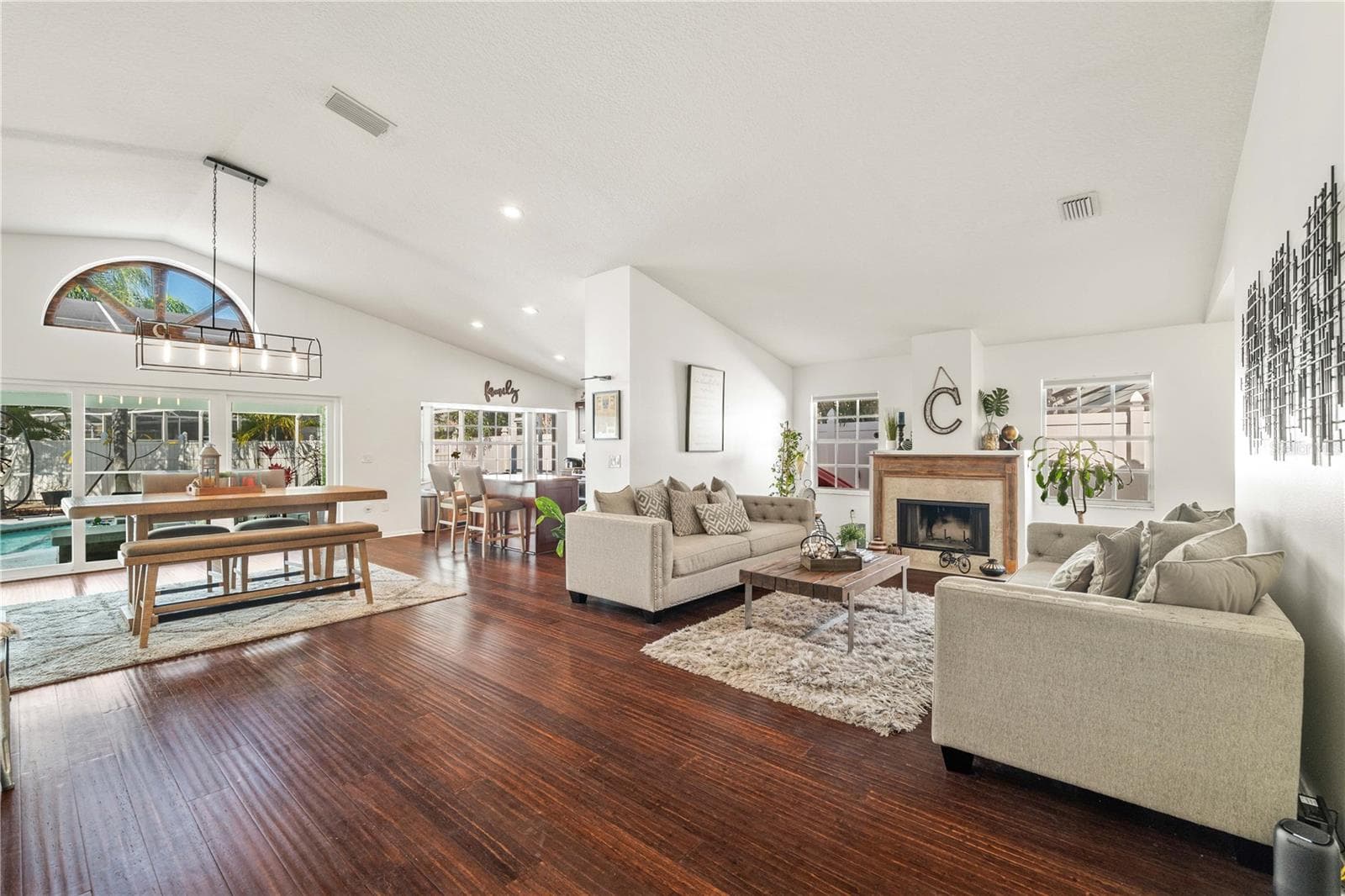 Single Family Residence at 5806 CAY COVE CT, TAMPA, photo 11 of 64