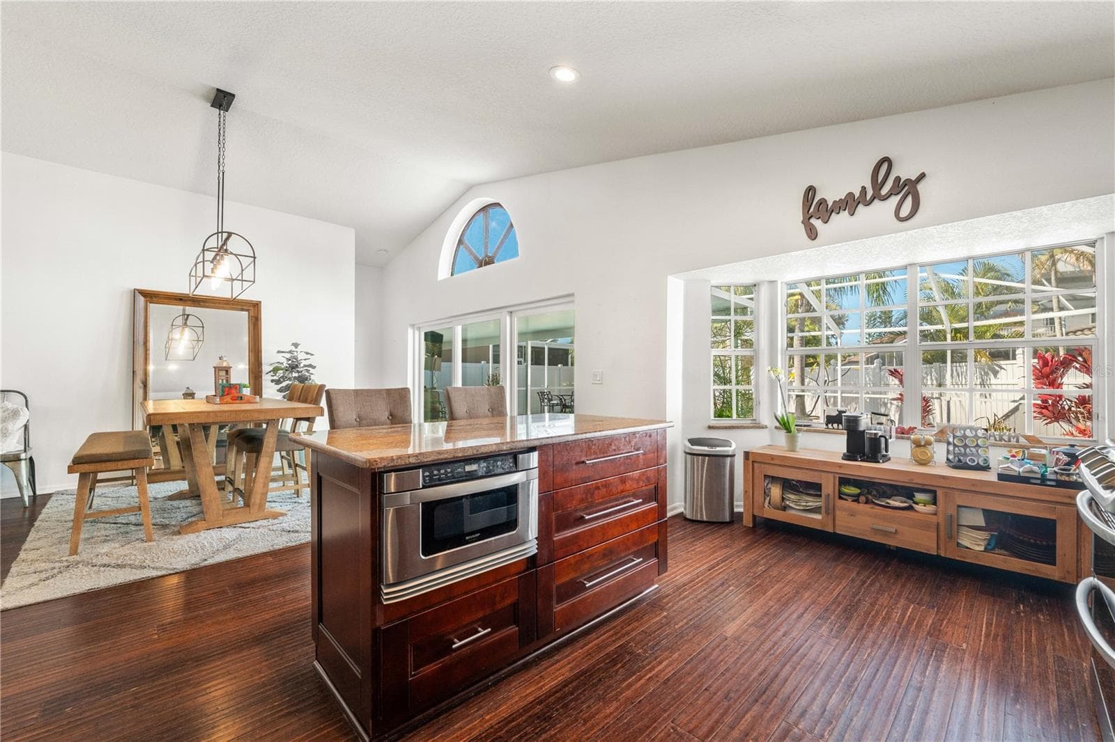 Single Family Residence at 5806 CAY COVE CT, TAMPA, photo 17 of 64