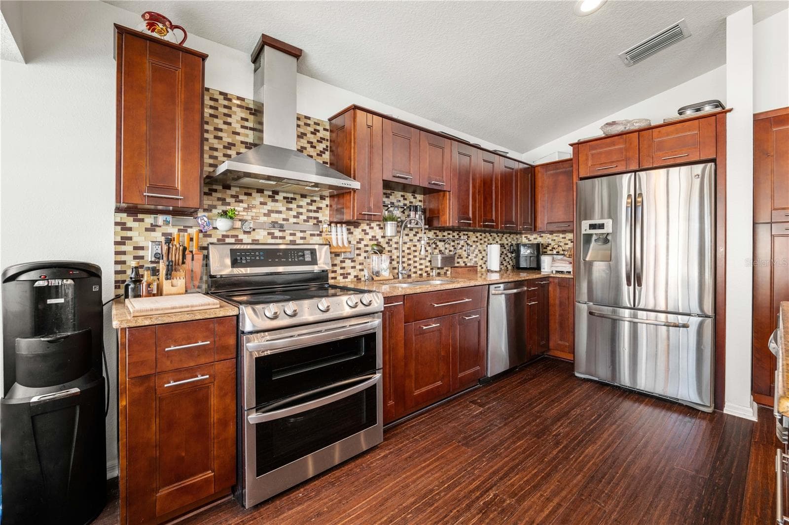 Single Family Residence at 5806 CAY COVE CT, TAMPA, photo 19 of 64