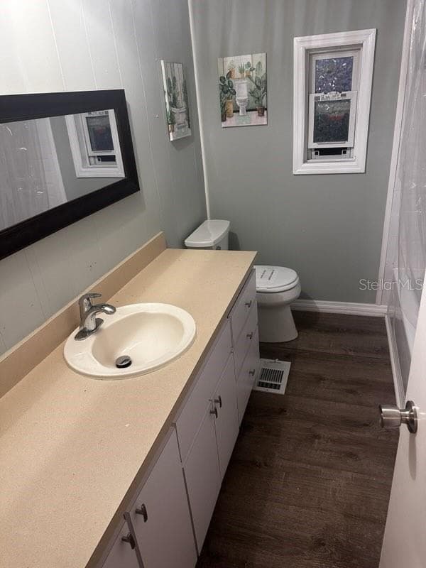 Manufactured Home at 530 SUN UP ST, NORTH FORT MYERS, photo 9 of 13