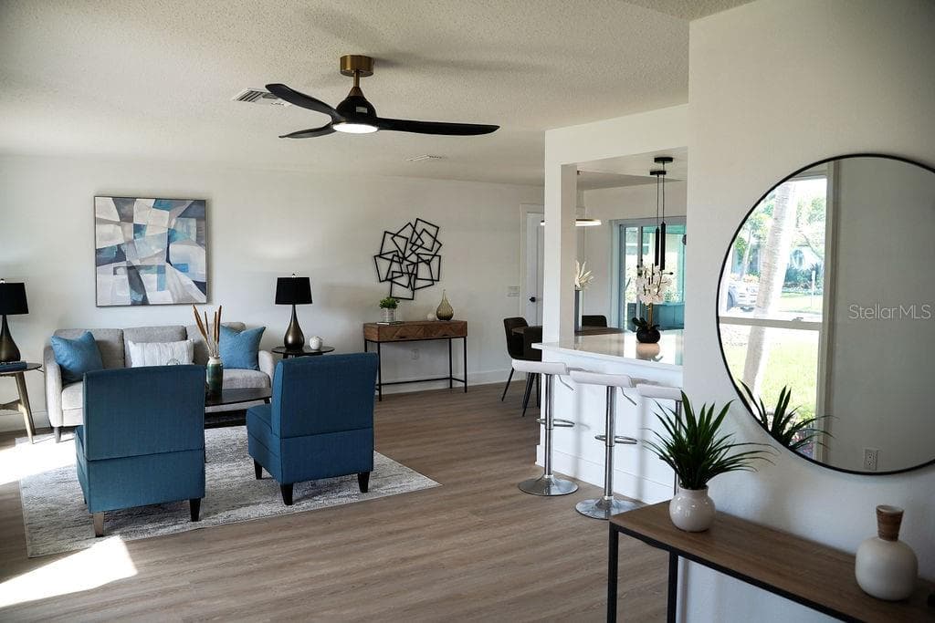 Single Family Residence at 3807 48TH AVE S, ST PETERSBURG, photo 6 of 50