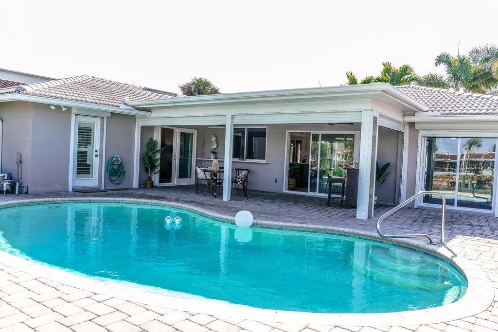 Single Family Residence at 3807 48TH AVE S, ST PETERSBURG, photo 42 of 50