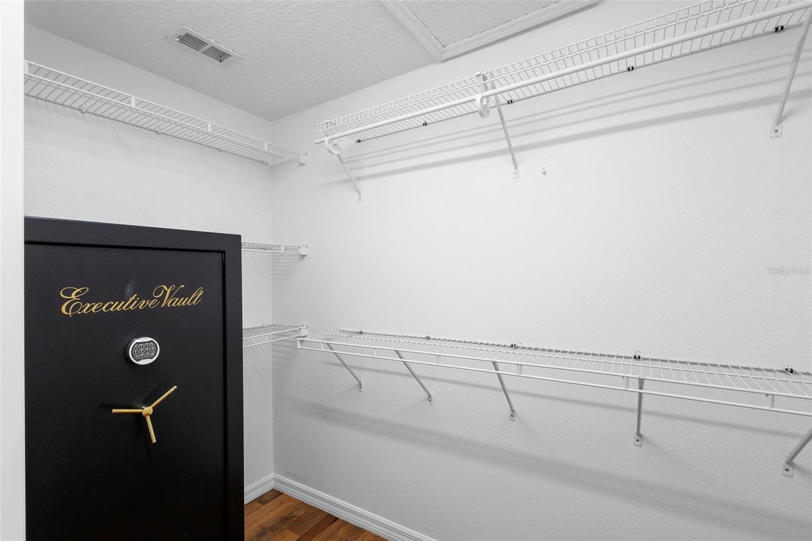 WALK-IN CLOSET WITH SAFE - 73 SANCTUARY AVE, DEBARY