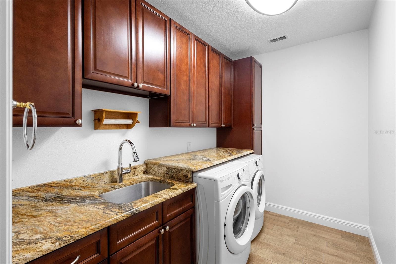 LAUNDRY ROOM - 73 SANCTUARY AVE, DEBARY