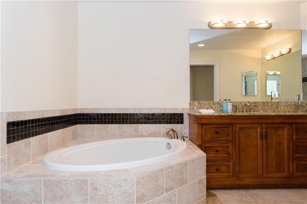 Condominium at 611 RIVIERA DUNES WAY #604, PALMETTO, photo 16 of 35