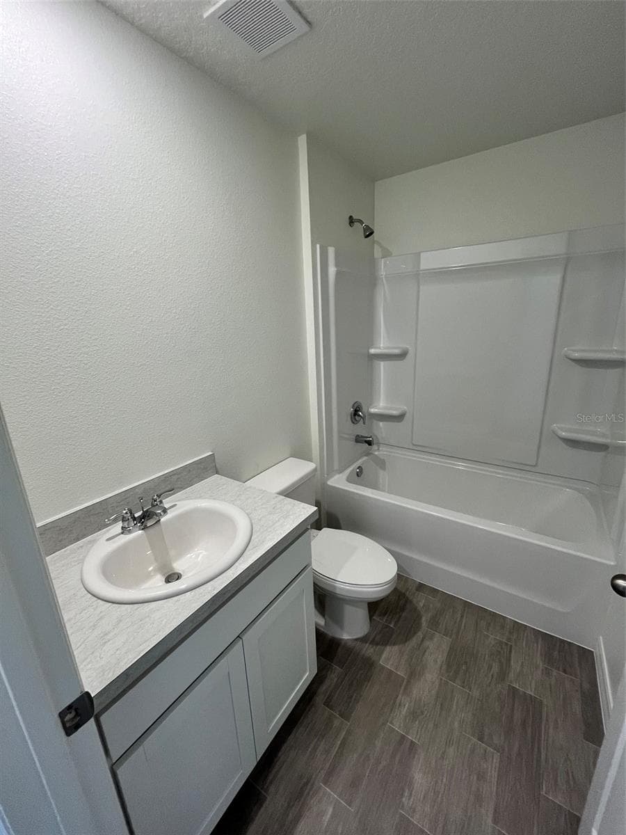 Single Family Residence at 10115 MCMAHON AVE, HASTINGS, photo 4 of 10