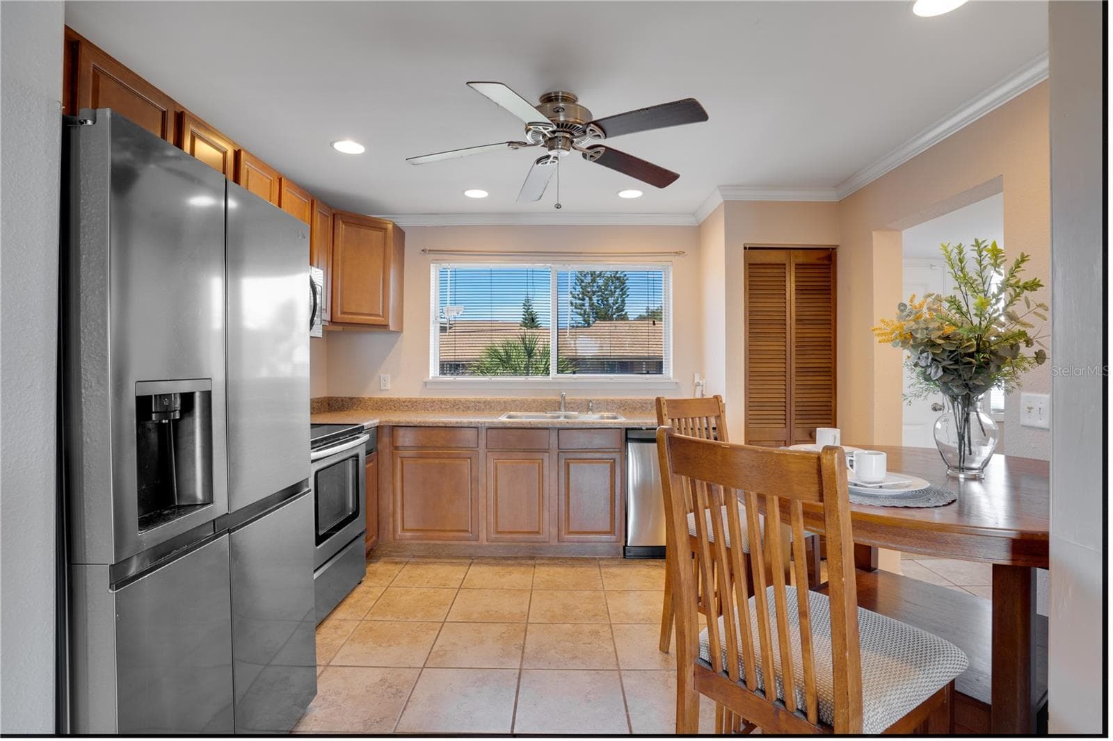 Kitchen with Stainless Steel appliances with pantry - 6315 NEWTOWN CIR #15B3, TAMPA
