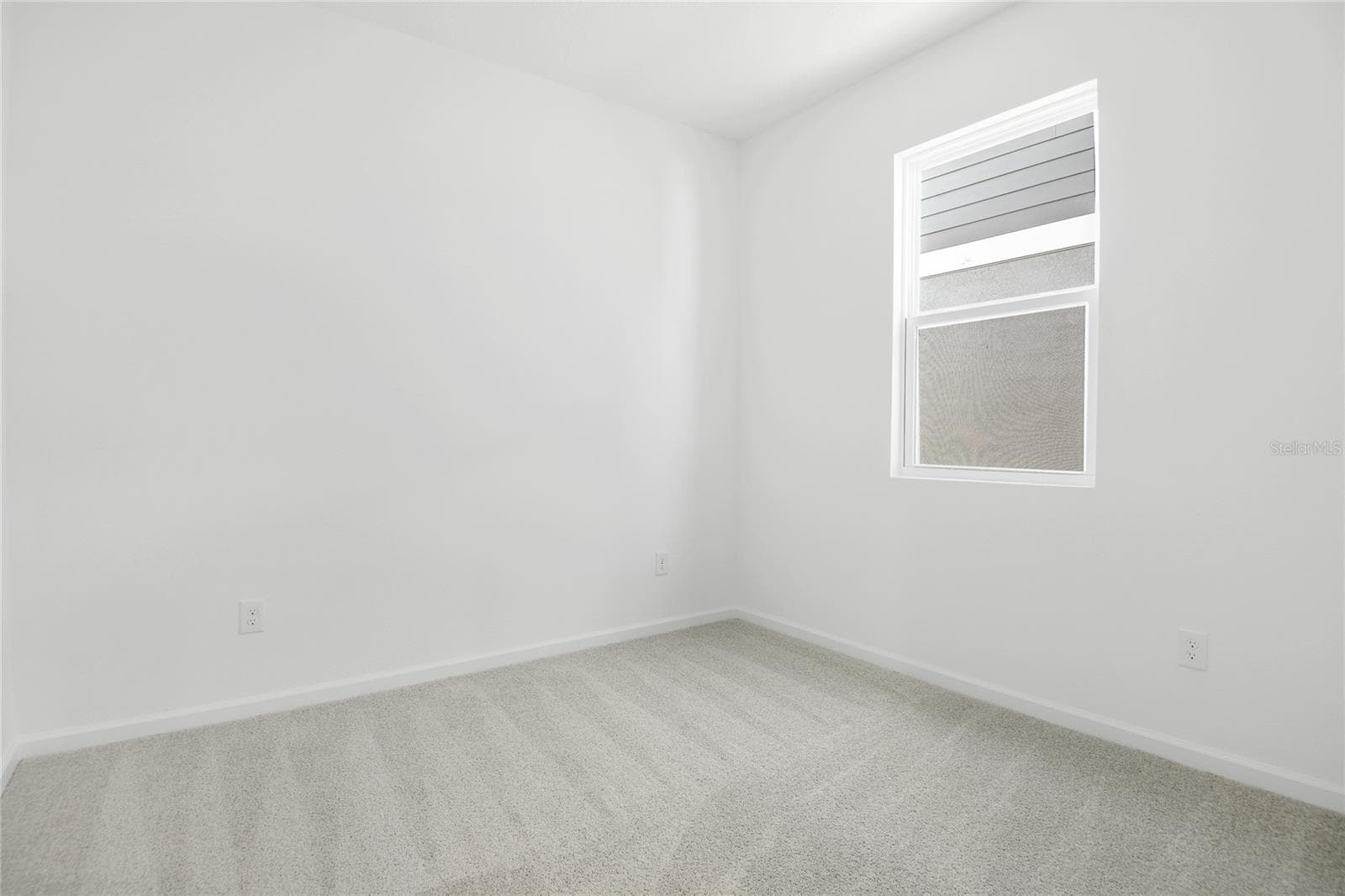 Single Family Residence at 332 ALEXANDRITE ST, DELAND, photo 6 of 20