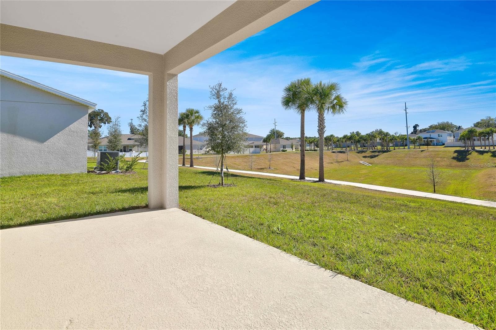 Single Family Residence at 332 ALEXANDRITE ST, DELAND, photo 16 of 20