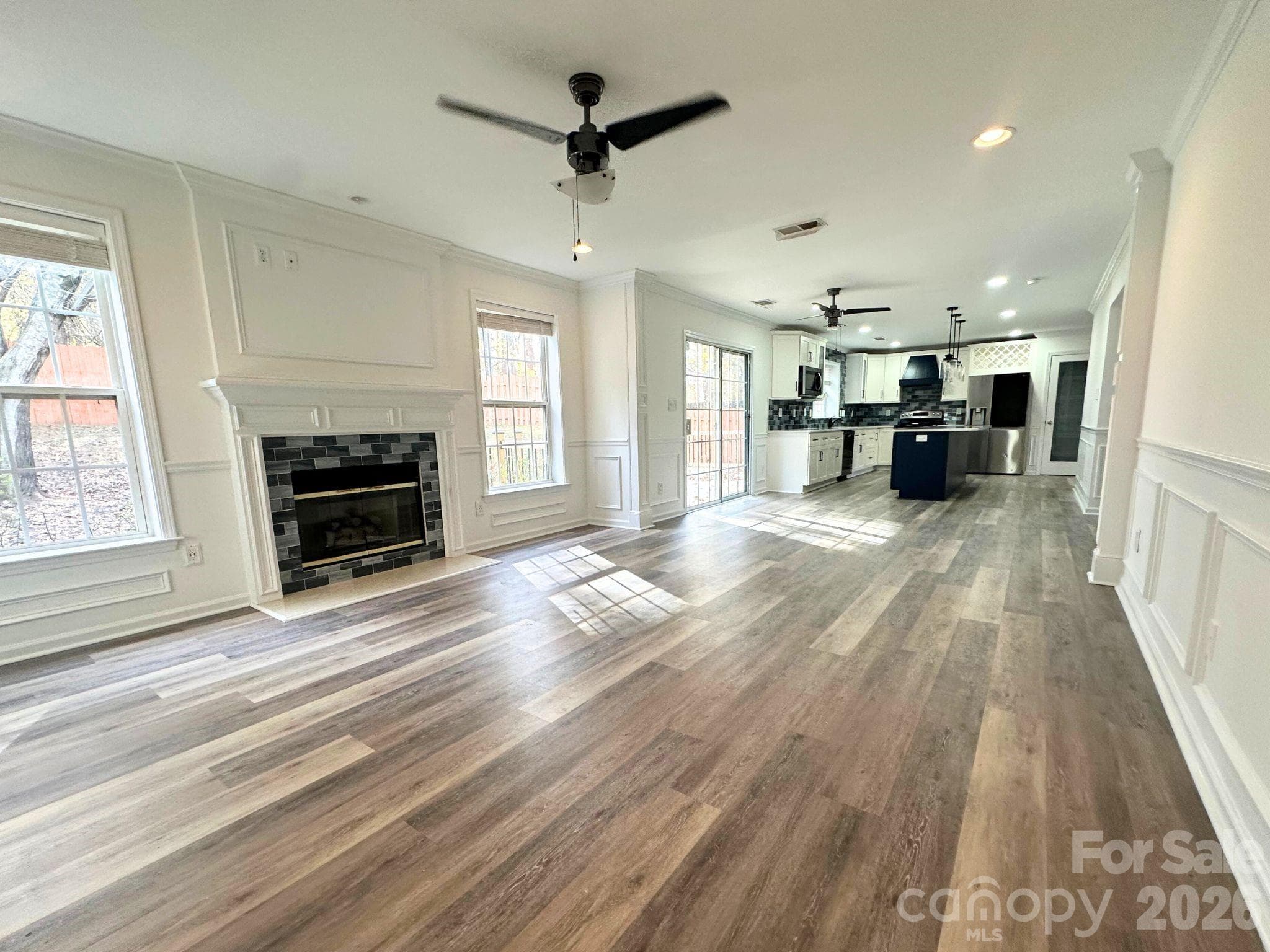 Single Family Residence at 9310 Chastain Walk Drive, Charlotte, photo 8 of 26