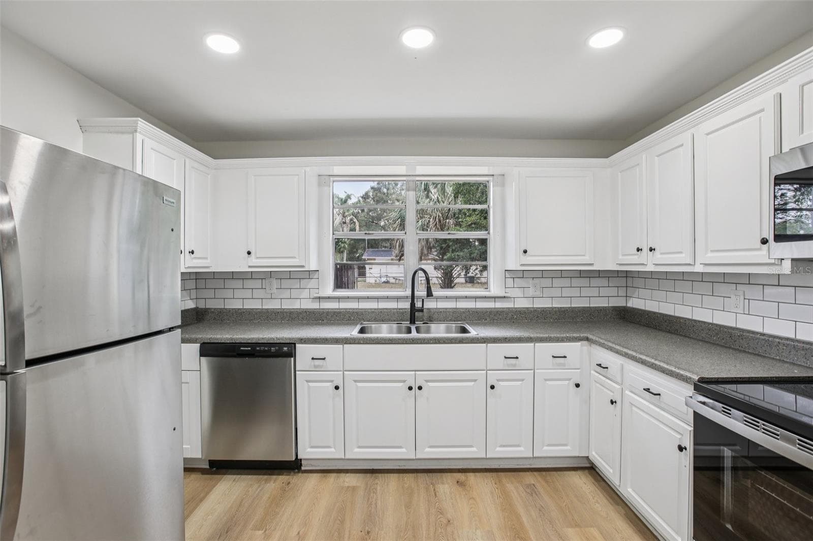 Single Family Residence at 5808 N 17TH ST, TAMPA, photo 4 of 29