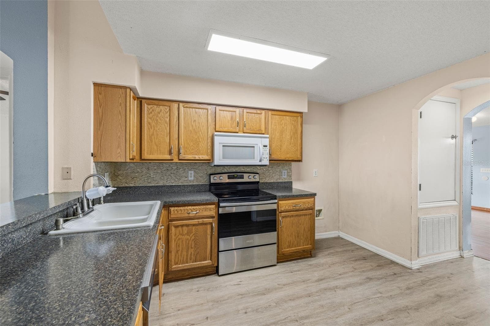 Single Family Residence at 6114 SCHOOL HOUSE CT, WESLEY CHAPEL, photo 9 of 37