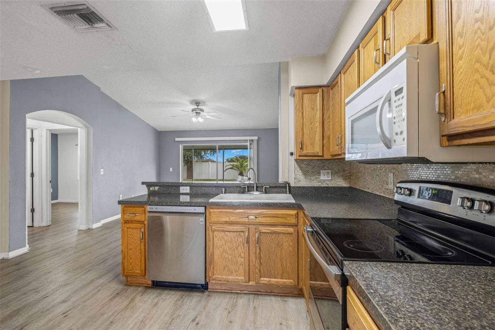 Single Family Residence at 6114 SCHOOL HOUSE CT, WESLEY CHAPEL, photo 10 of 37