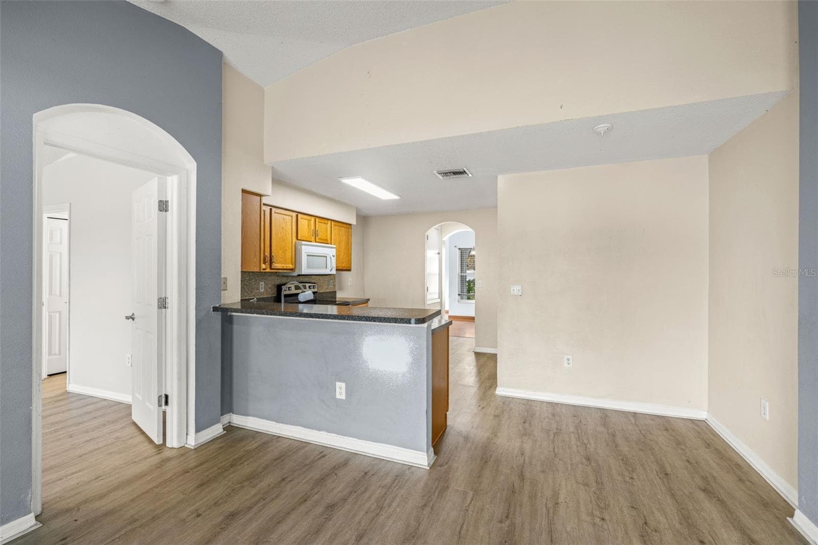 Single Family Residence at 6114 SCHOOL HOUSE CT, WESLEY CHAPEL, photo 11 of 37