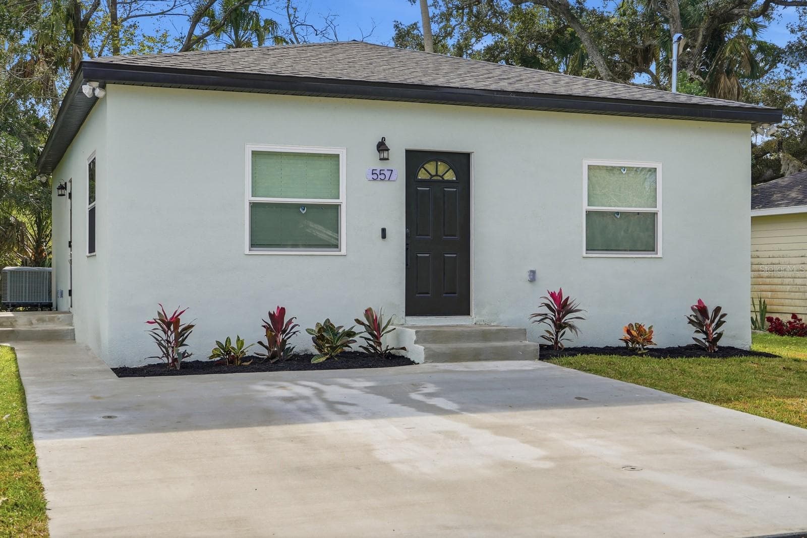 Single Family Residence at 557 LIVE OAK AVE, DAYTONA BEACH, photo 2 of 33
