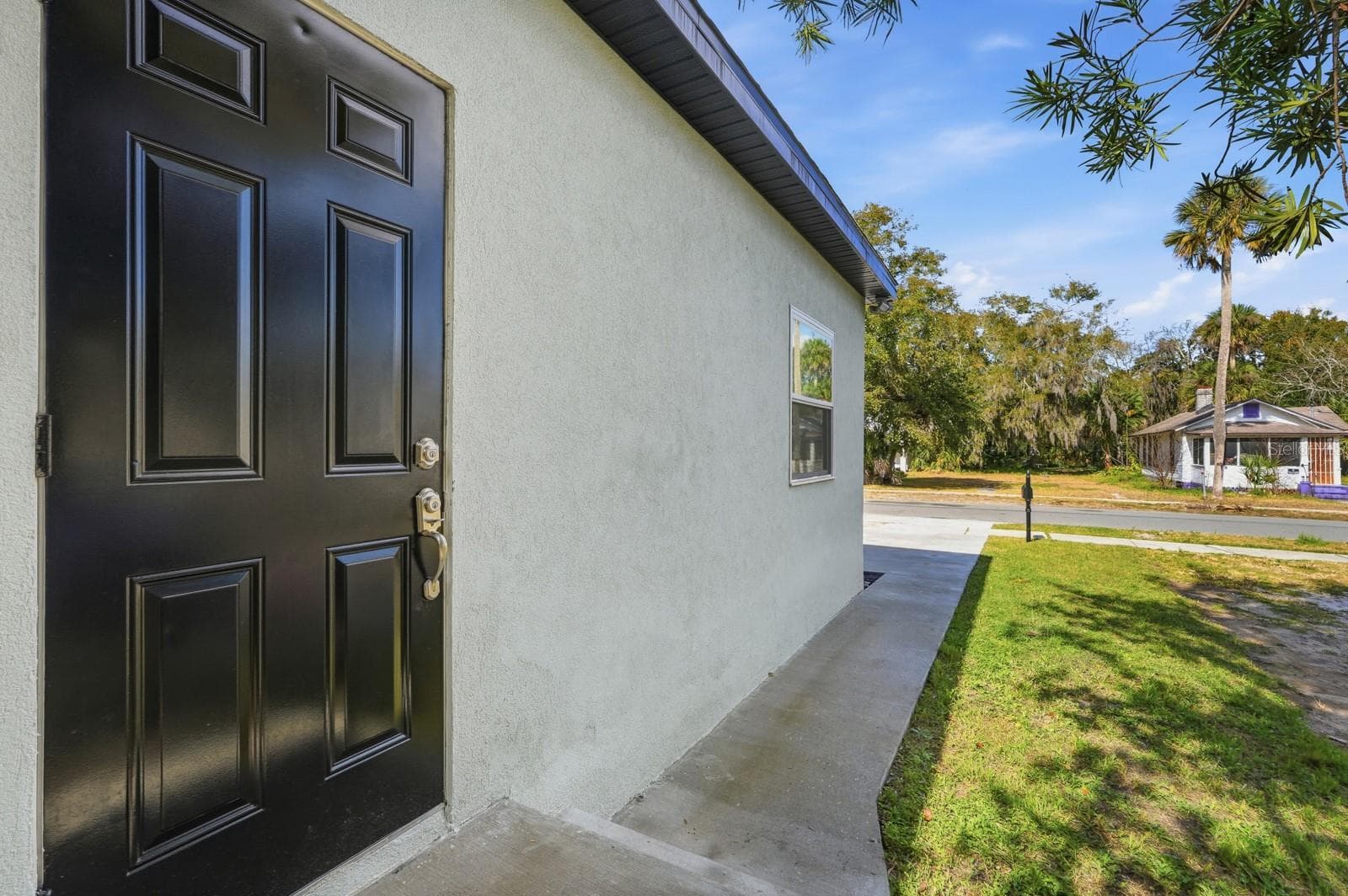 Single Family Residence at 557 LIVE OAK AVE, DAYTONA BEACH, photo 4 of 33