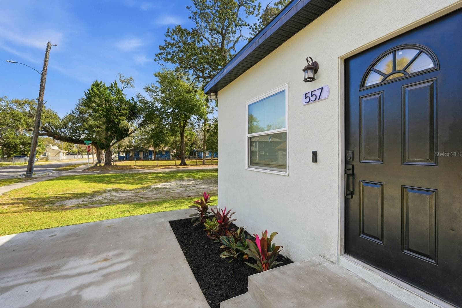 Single Family Residence at 557 LIVE OAK AVE, DAYTONA BEACH, photo 5 of 33