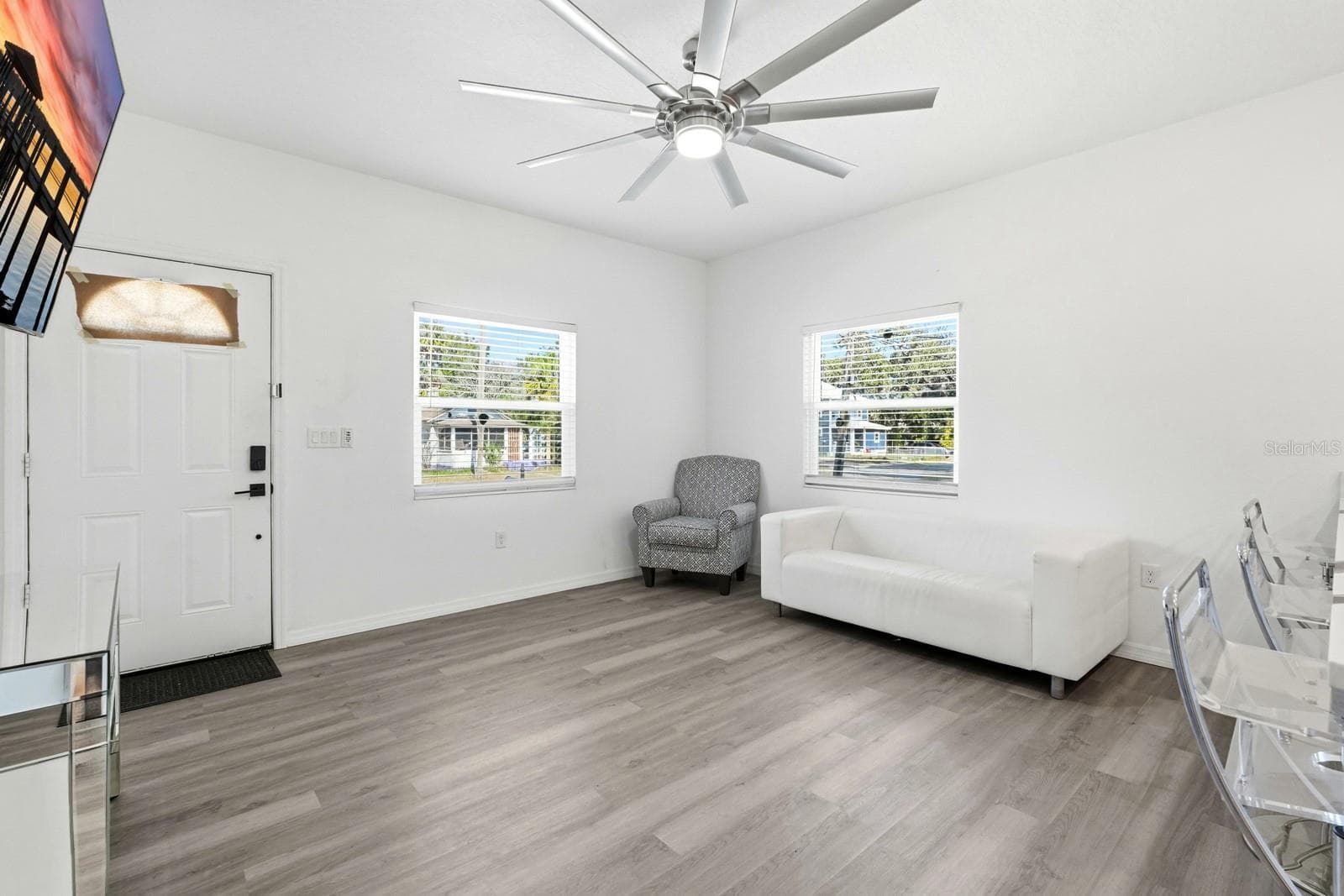 Single Family Residence at 557 LIVE OAK AVE, DAYTONA BEACH, photo 7 of 33