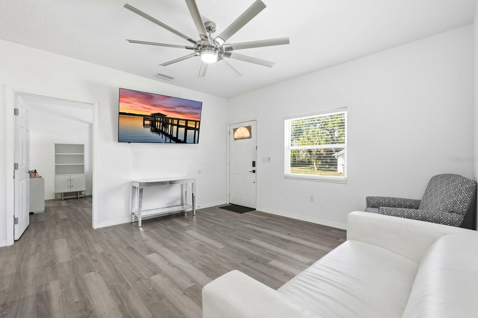 Single Family Residence at 557 LIVE OAK AVE, DAYTONA BEACH, photo 8 of 33