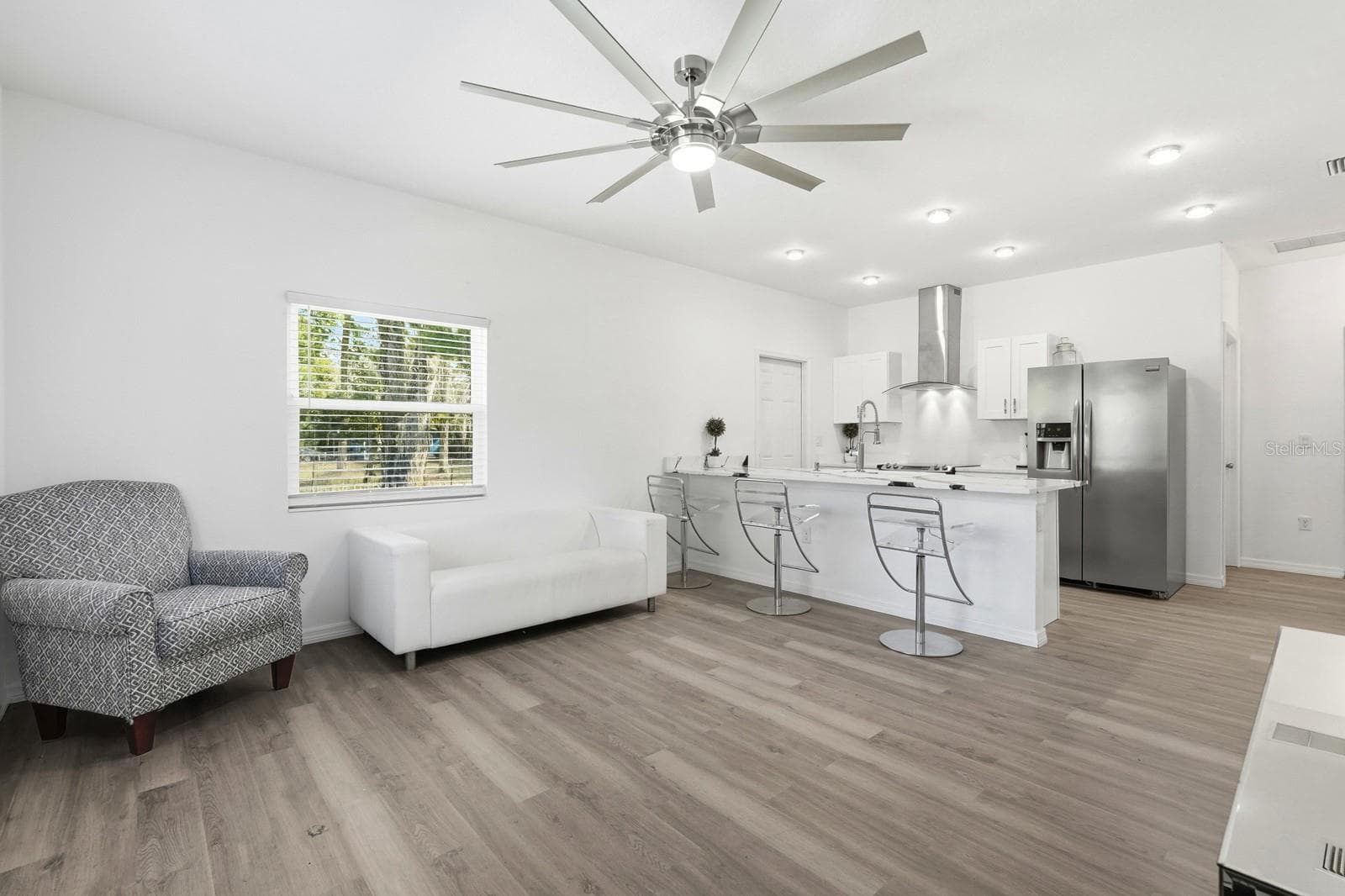 Single Family Residence at 557 LIVE OAK AVE, DAYTONA BEACH, photo 9 of 33