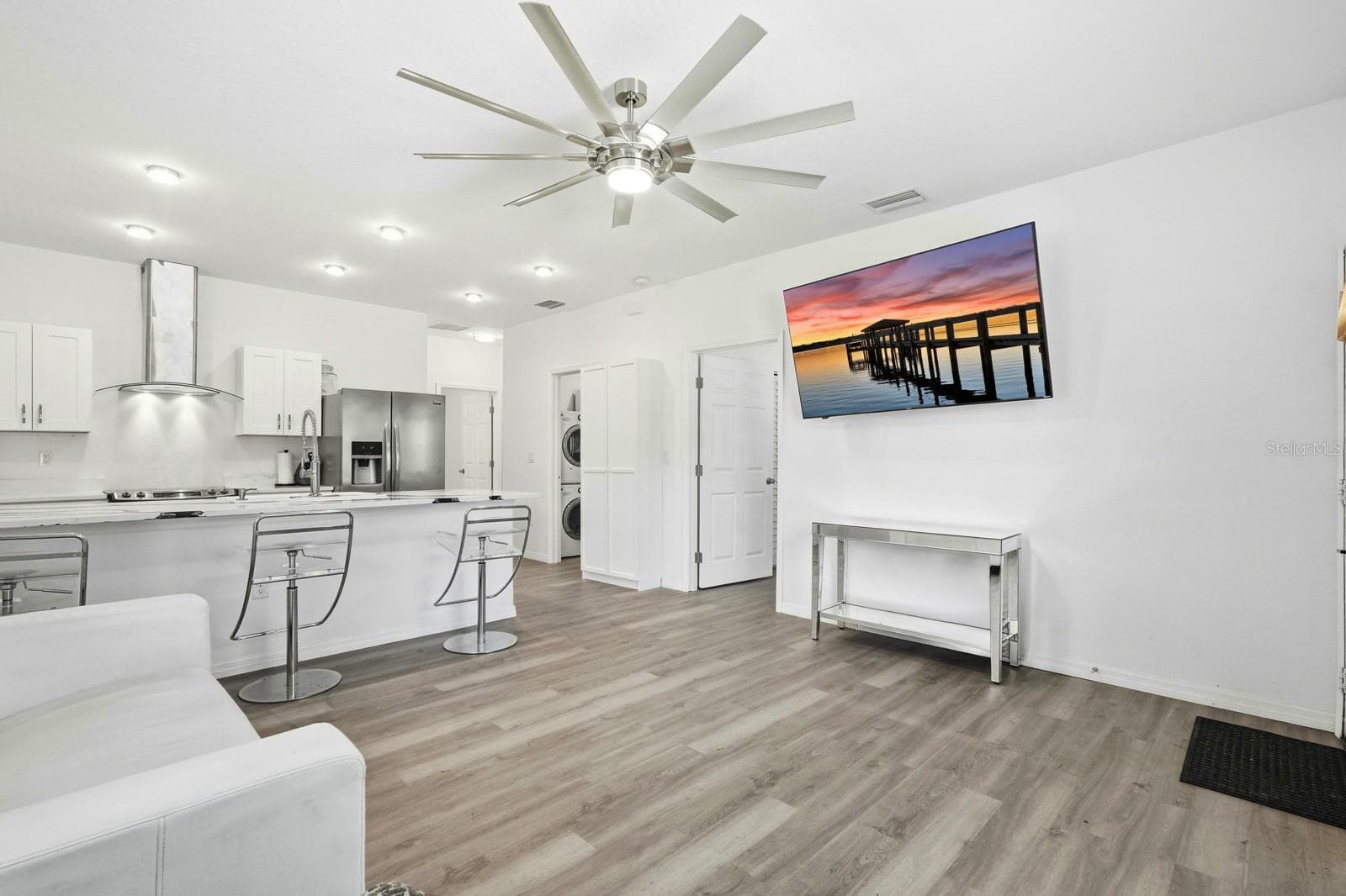 Single Family Residence at 557 LIVE OAK AVE, DAYTONA BEACH, photo 10 of 33