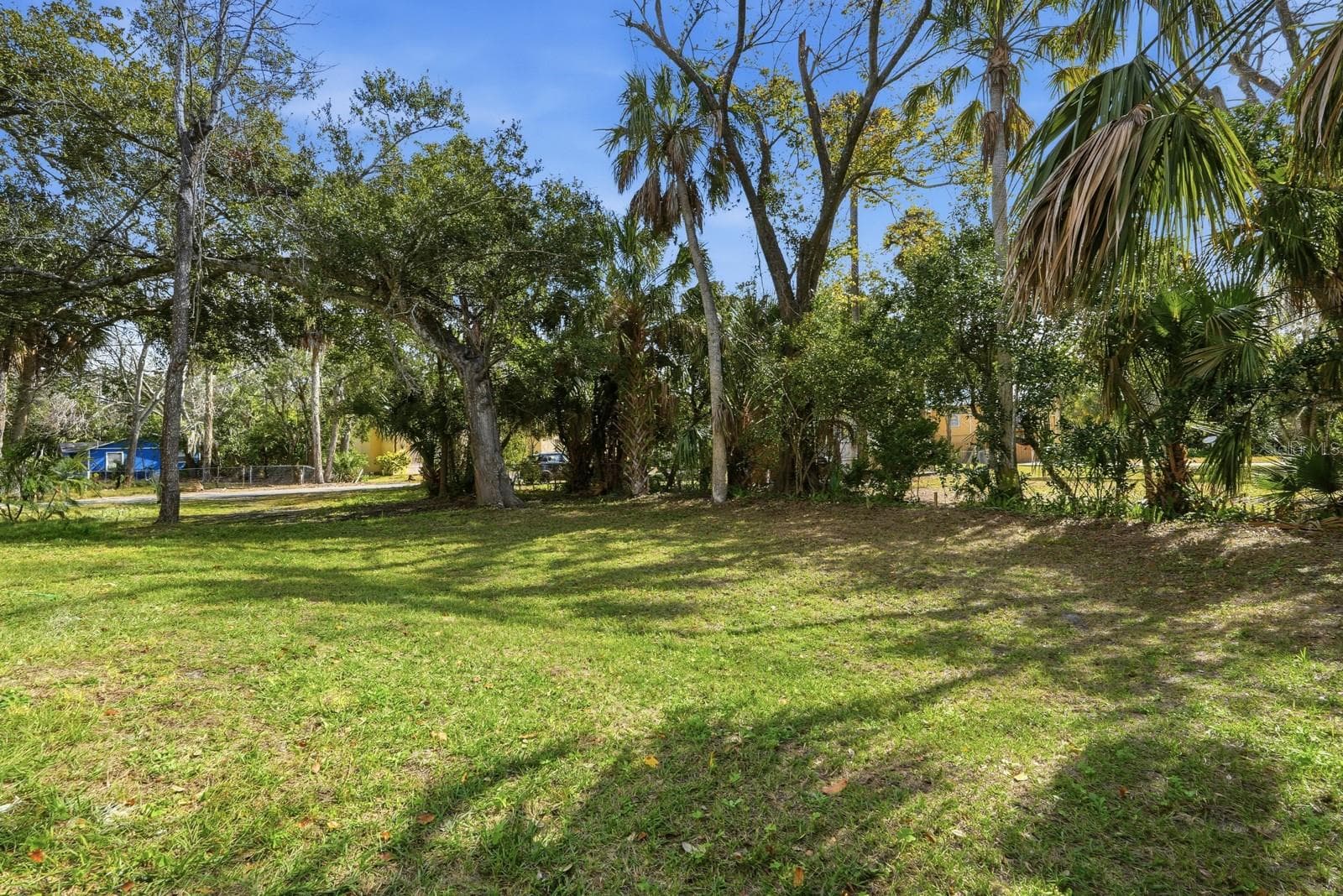 Single Family Residence at 557 LIVE OAK AVE, DAYTONA BEACH, photo 23 of 33