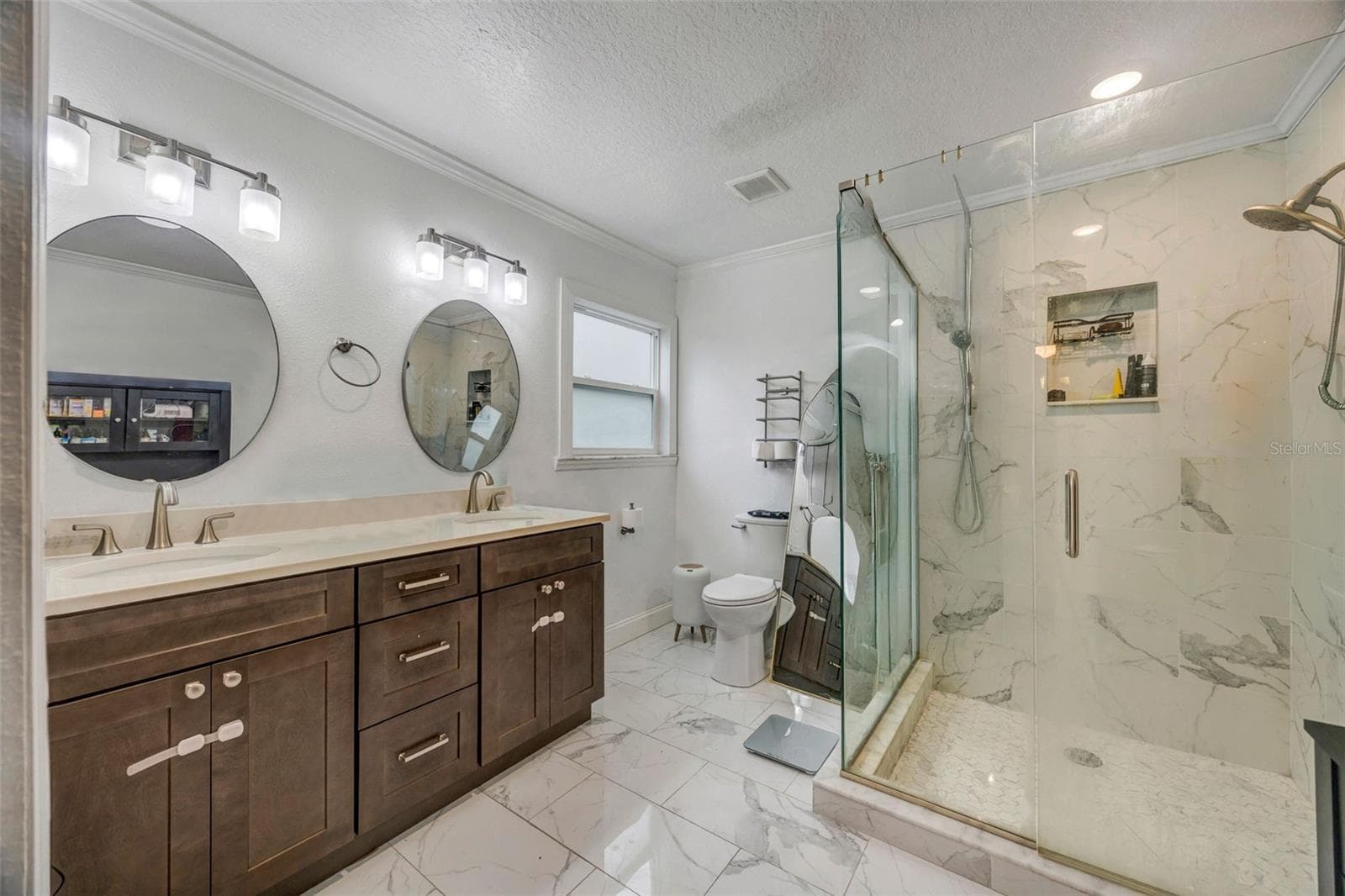 Primary en suite - 7149 SPRUCE DR, WEEKI WACHEE