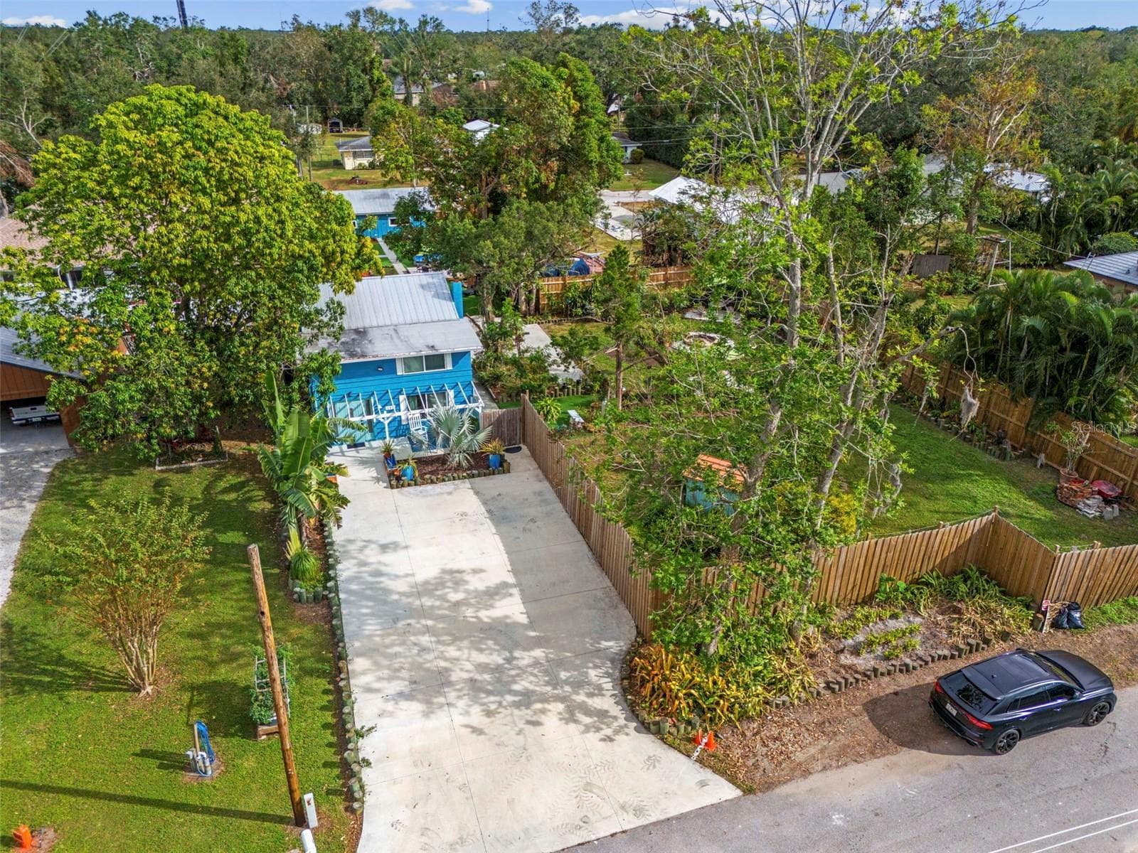 Single Family Residence at 105 TUCKER AVE, SARASOTA, photo 9 of 98