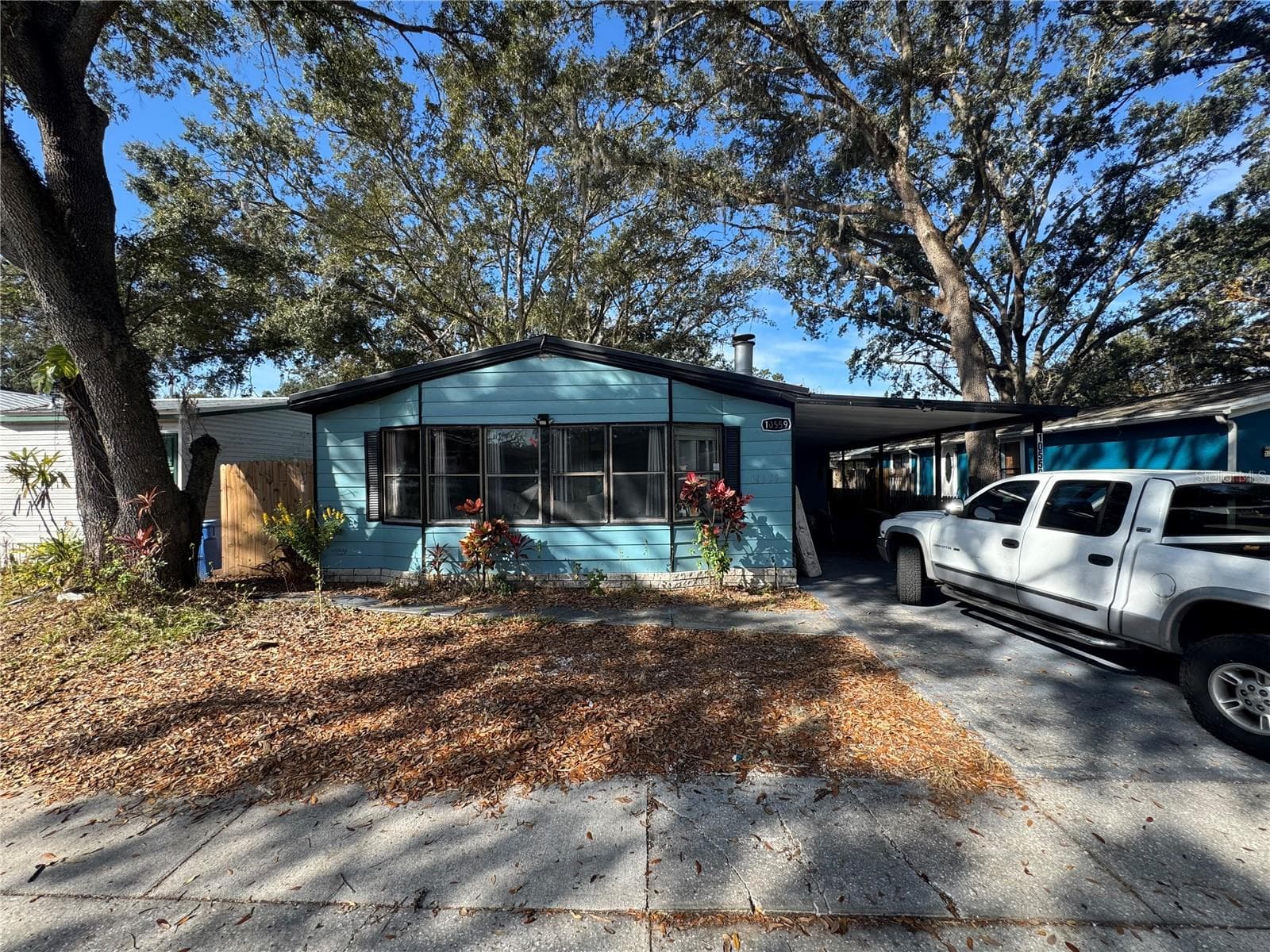 10559 BAY HILLS CIR