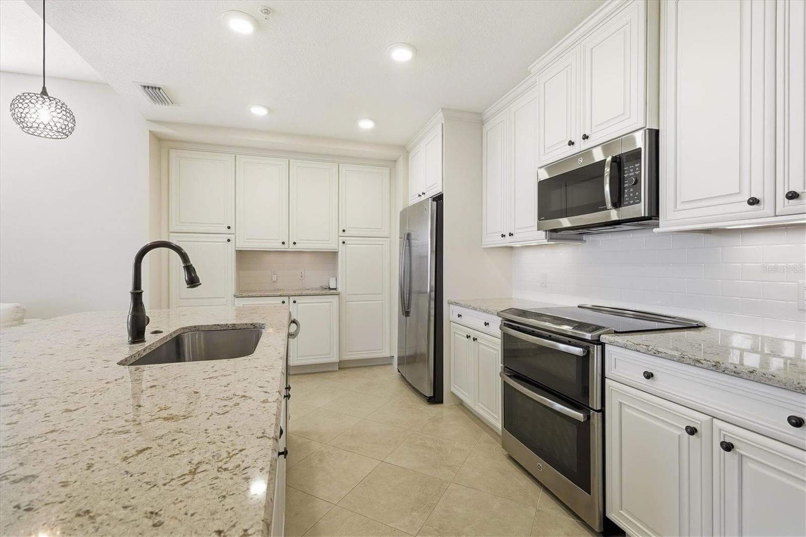 Condominium at 395 ARUBA CIR #303, BRADENTON, photo 11 of 51